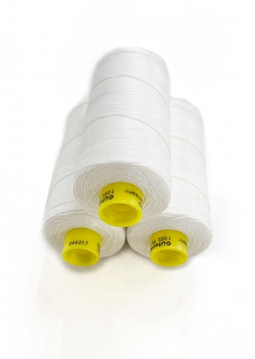 Нить ручная Gutermann белая №30